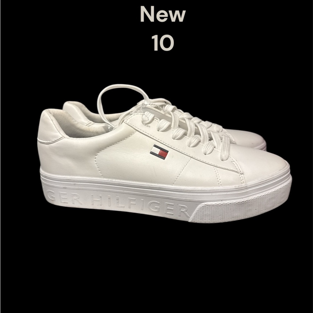 *NEW* Tommy Hilfiger White Sneakers